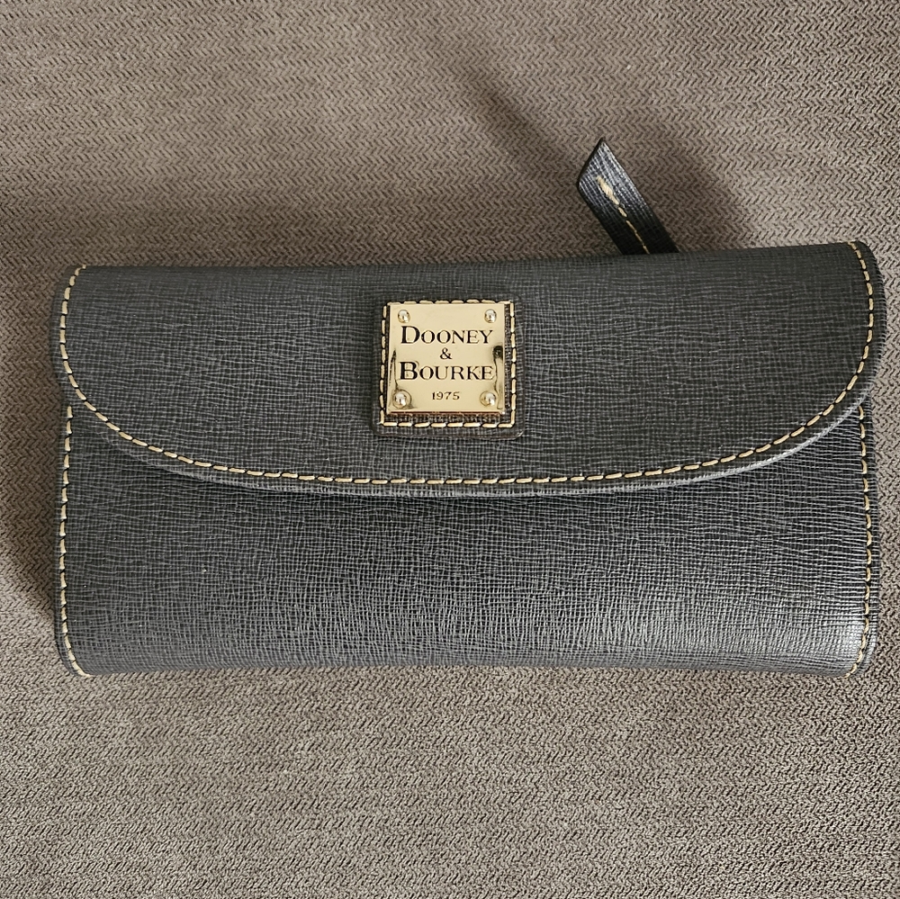 Dooney & Bourke Gray Signature Saffiano Wallet